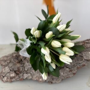 Buchet de lalele albe „Puritate”
