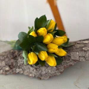 Buchet de lalele galbene „Rază de soare”