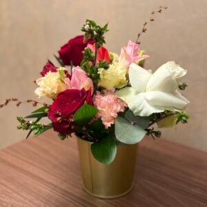 Aranjament Floral „Eleganță de Sfântul Gheorghe”